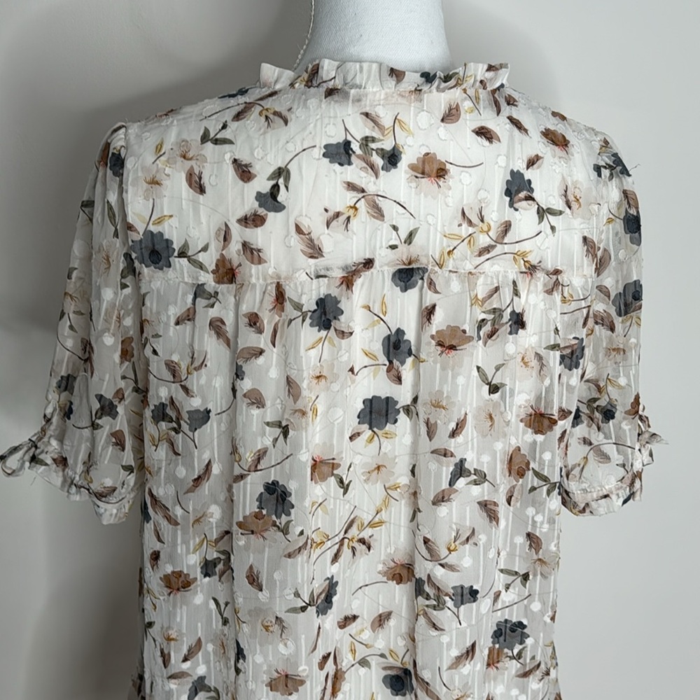 EUC BaeVely Floral Ruffle Blouse Size Medium - Picture 10 of 15
